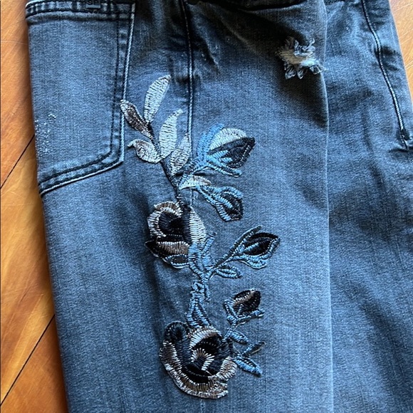 Black Label Embroidered Jean - Picture 2 of 5
